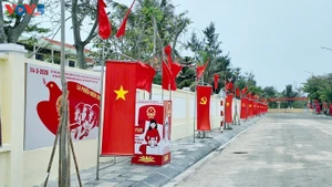 L’île de Bach Long Vi se pare de couleurs à l’approche des élections. Photo : VOV. 