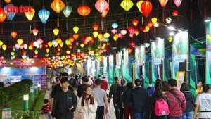 Le Festival du tourisme de Hanoi 2026 vise à promouvoir l’image de la capitale vietnamienne comme une destination sûre, conviviale et riche en expériences pour les visiteurs nationaux et internationaux. Photo: VNA