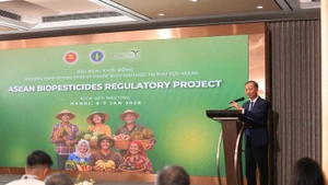 Nguyên Quang Hiêu, chef adjoint du Département de la production végétale et de la protection des végétaux relevant du ministère de l’Agriculture et de l’Environnement. Photo : VNA