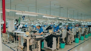 Fabrication de vêtements haut de gamme destinés à l'exportation dans l'usine de la Sarl MSV Hue (entreprise à 100 % capital japonais), située dans le parc industriel de Phu Bai, à Hue. Photo : msvhue.com