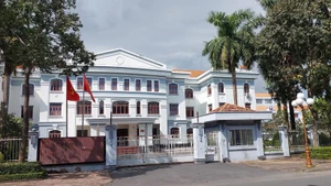 Le Premier ministre Pham Minh Chinh a demandé aux autorités de finaliser rapidement la gestion et la mise en service des bureaux et terrains excédentaires résultant de la réorganisation de l’appareil administratif. Photo : VNA.