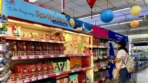 Au supermarché Co.op Nguyên Đinh Chiêu à Hô Chí Minh-Ville. Photo : VNA.