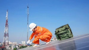 L’indépendance énergétique et l’intégration internationale doivent avancer ensemble pour que le Vietnam devienne non seulement un “atelier du monde”, mais un atelier vert ». Photo : hanoimoi.vn