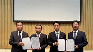 Cérémonie de signature de dix protocoles d’accord dans les domaines du commerce, de l’investissement et de la coopération agricole entre entreprises vietnamiennes et japonaises. Photo: VNA