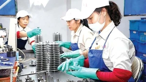 L’industrie de soutien constitue bel et bien la « clé » permettant au Vietnam de passer du statut de sous-traitant à celui de centre de production à forte valeur ajoutée. Photo : congthuong.vn