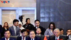 Le président de l’Assemblée nationale Tran Thanh Man (au milieu du 1er plan) et sa délégation à la réunion du Comité exécutif de la 46e Assemblée interparlementaire de l’ASEAN (AIPA-46). Photo : VOV.