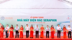 Cérémonie d’inauguration de l'usine de valorisation énergétique des déchets Seraphin. Photo : hanoimoi.vn