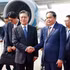 À l’aéroport international de Xianyang, le président de l’Assemblée nationale du Vietnam, Tran Thanh Man a été salué au moment de son départ par Wang Dongming, membre du Comité central du Parti communiste chinois et vice-président du Comité permanent de l’Assemblée populaire nationale de Chine. Photo : VNA. 