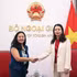 La vice-ministre vietnamienne des Affaires étrangères, Nguyen Minh Hang, et Pamela Phan, ancienne sous-secrétaire adjointe au Commerce des États-Unis, chargée de l’Asie. Photo : baoquocte.