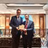 Nguyen Manh Hung (à droite), président du Comité populaire de Da Nang, lors de sa rencontre avec des représentants d’ASCO Industries en Belgique. Photo : Délégation vietnamienne.