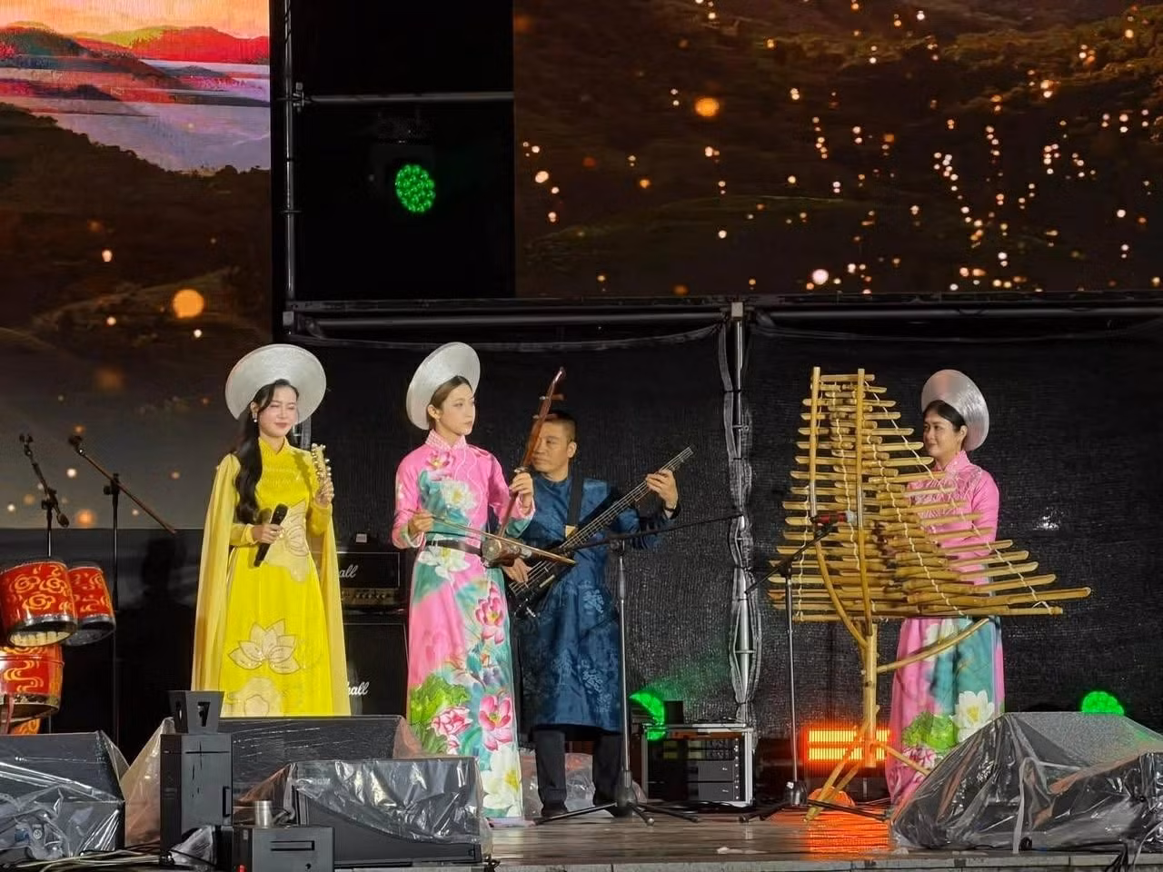 1793121084538-tinh-than-dai-doan-ket-dan-toc-tai-le-hoi-da-van-hoa-mamf-2026.jpg