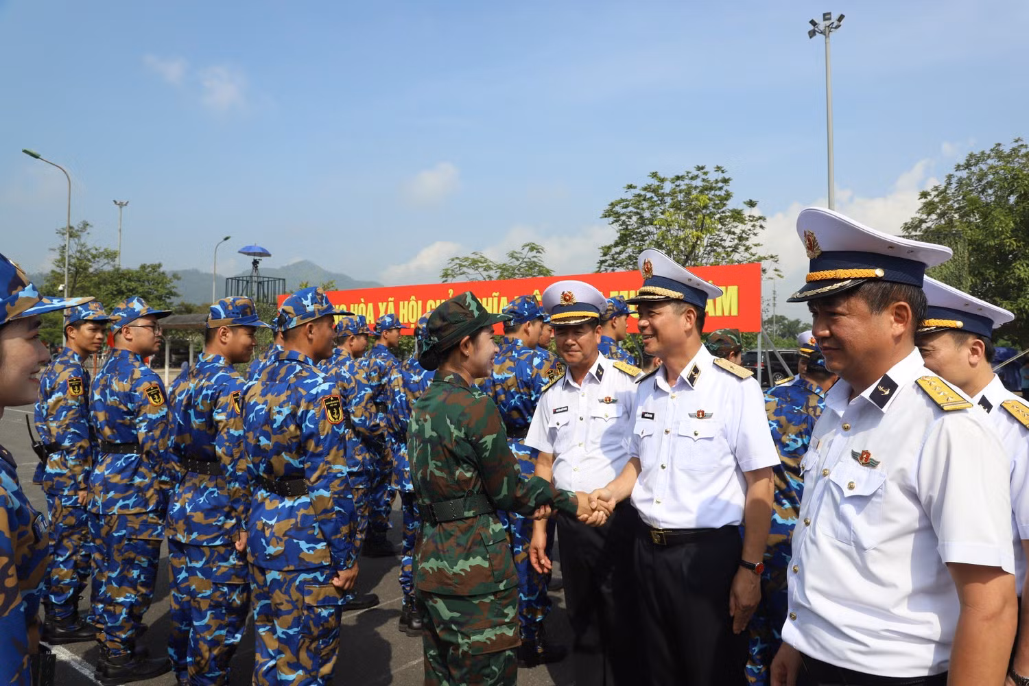 nguyen-an-phong-dong-vien-2.jpg