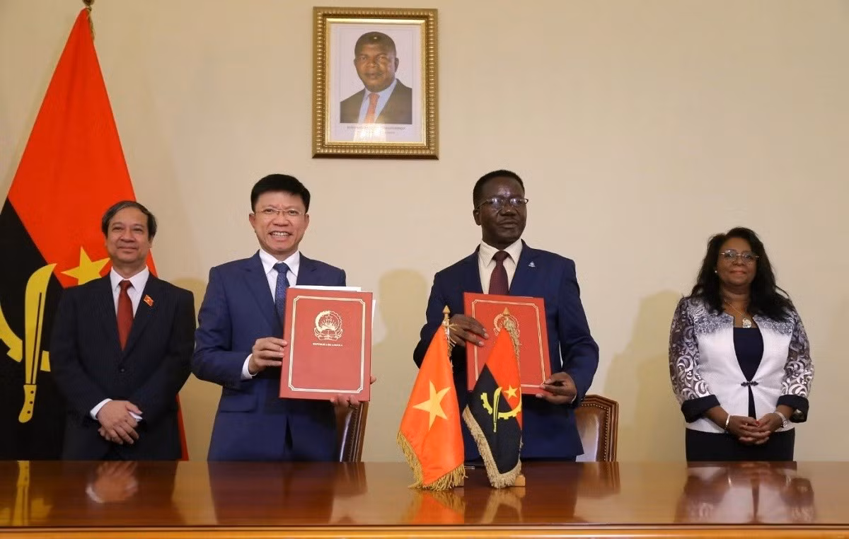 angola-edu.jpg