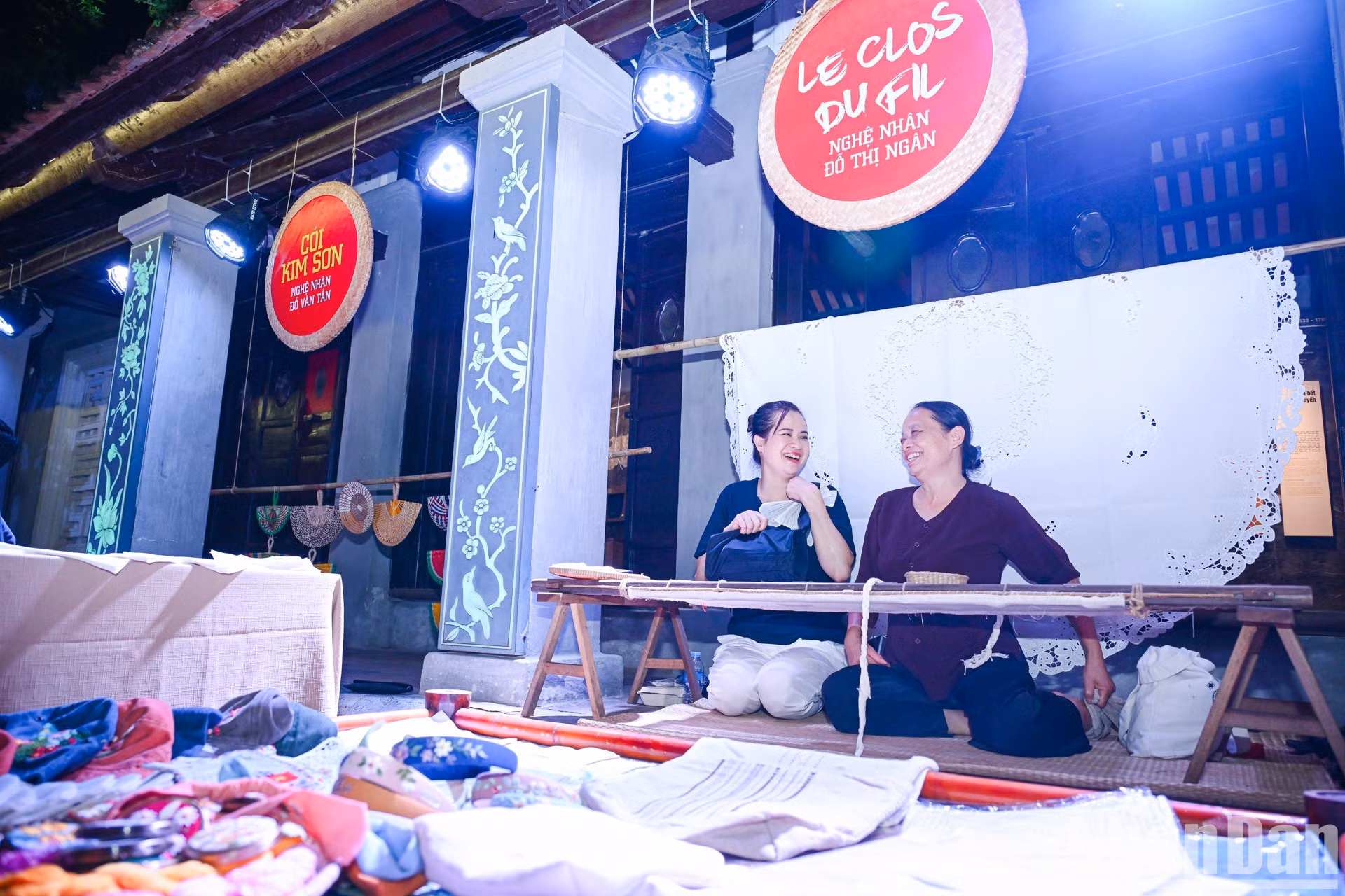 Les spectacles d’arts traditionnels, les expositions, les tables rondes et les activités de découverte attirent un large public, composé aussi bien d’habitants que de visiteurs, et notamment de nombreux jeunes.