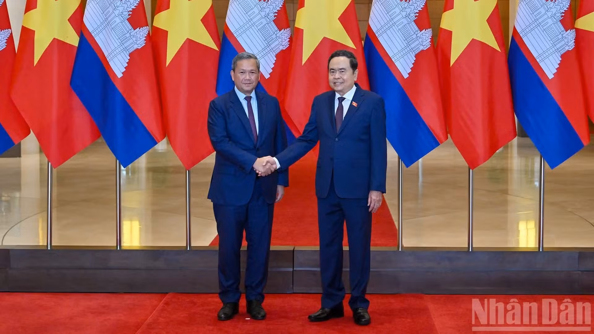 Le président de l’Assemblée nationale Tran Thanh Man (droite) et le Premier ministre cambodgien Hun Manet.