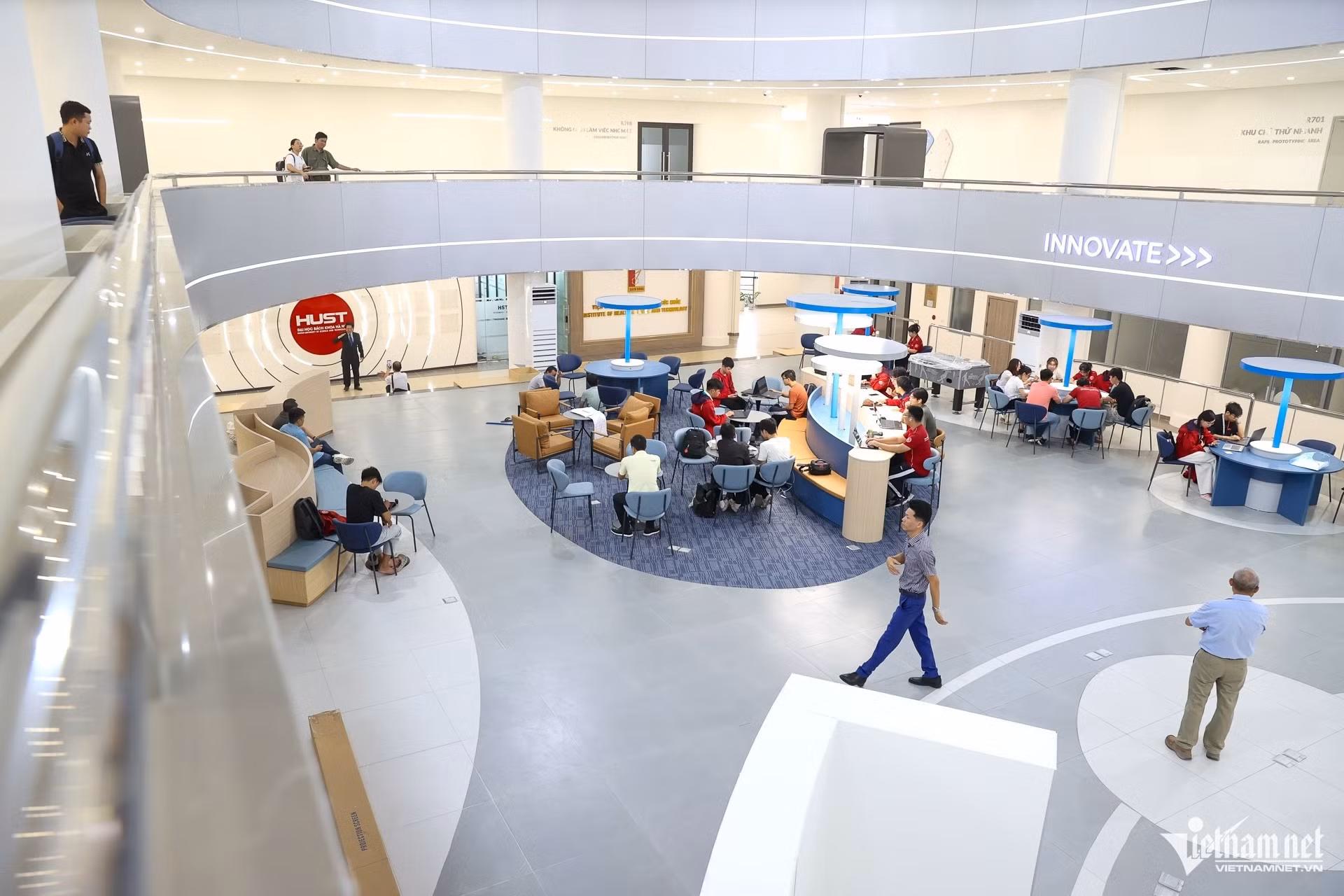 centre-2-vnn.jpg