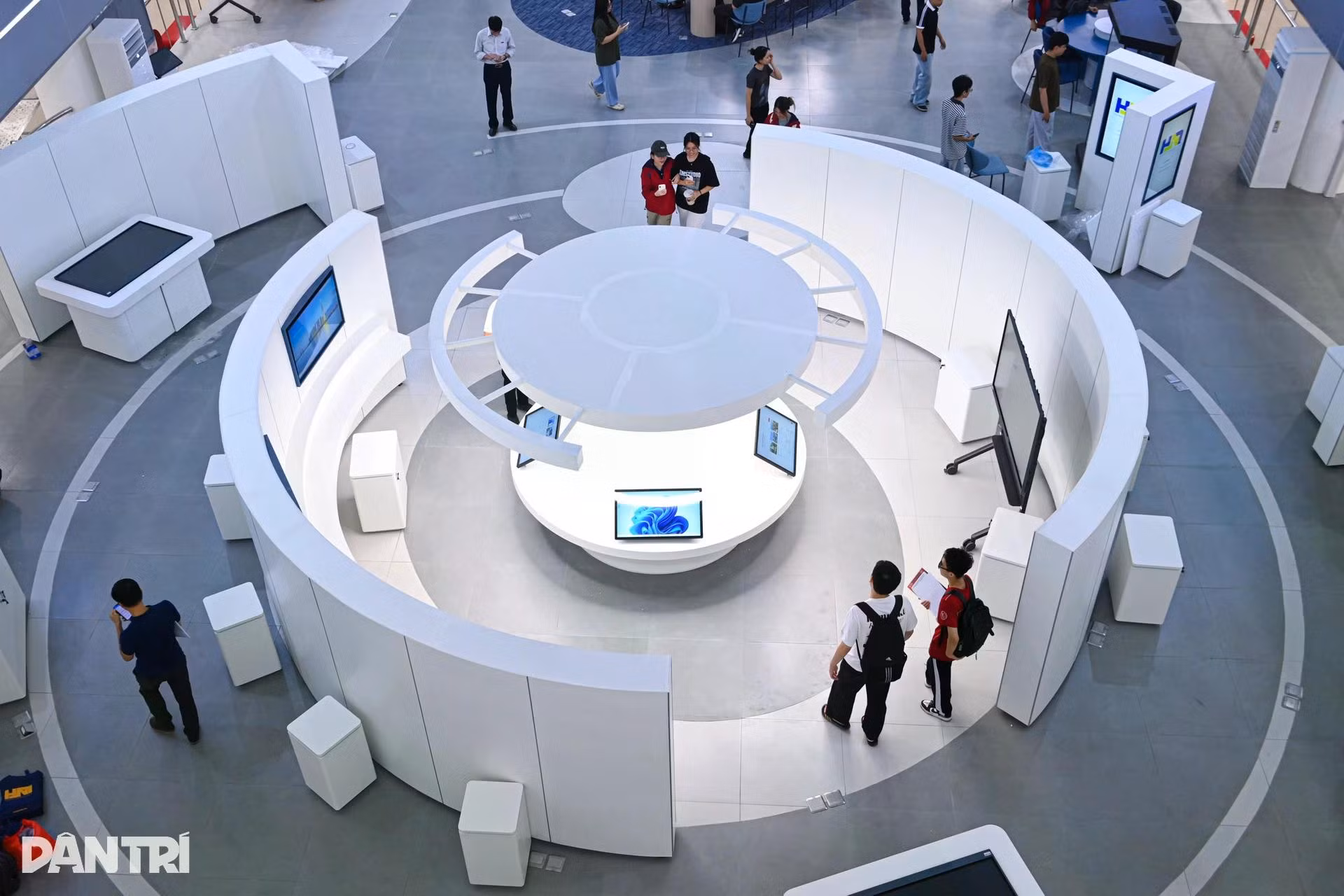 centre-8907.jpg