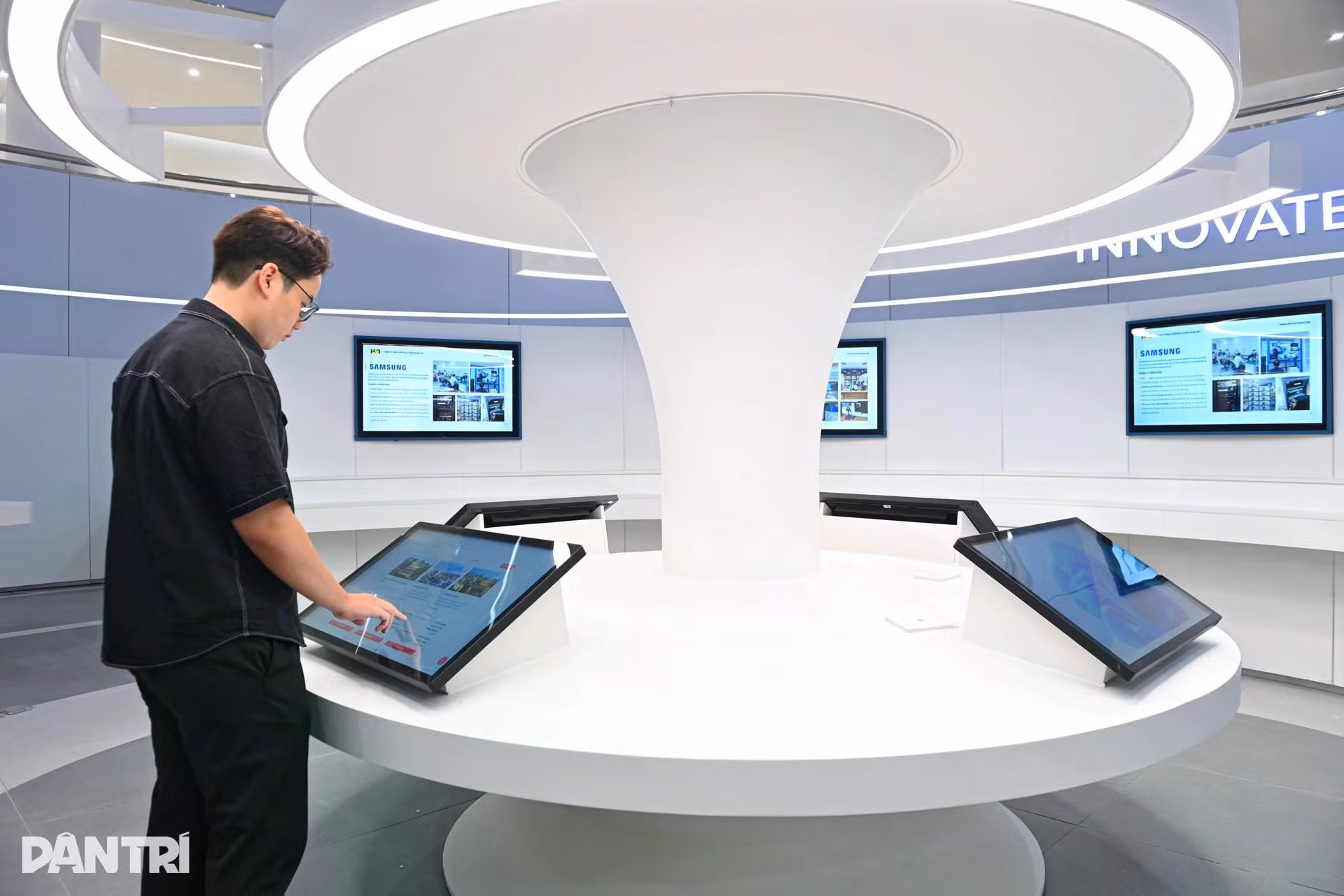 centre7.jpg
