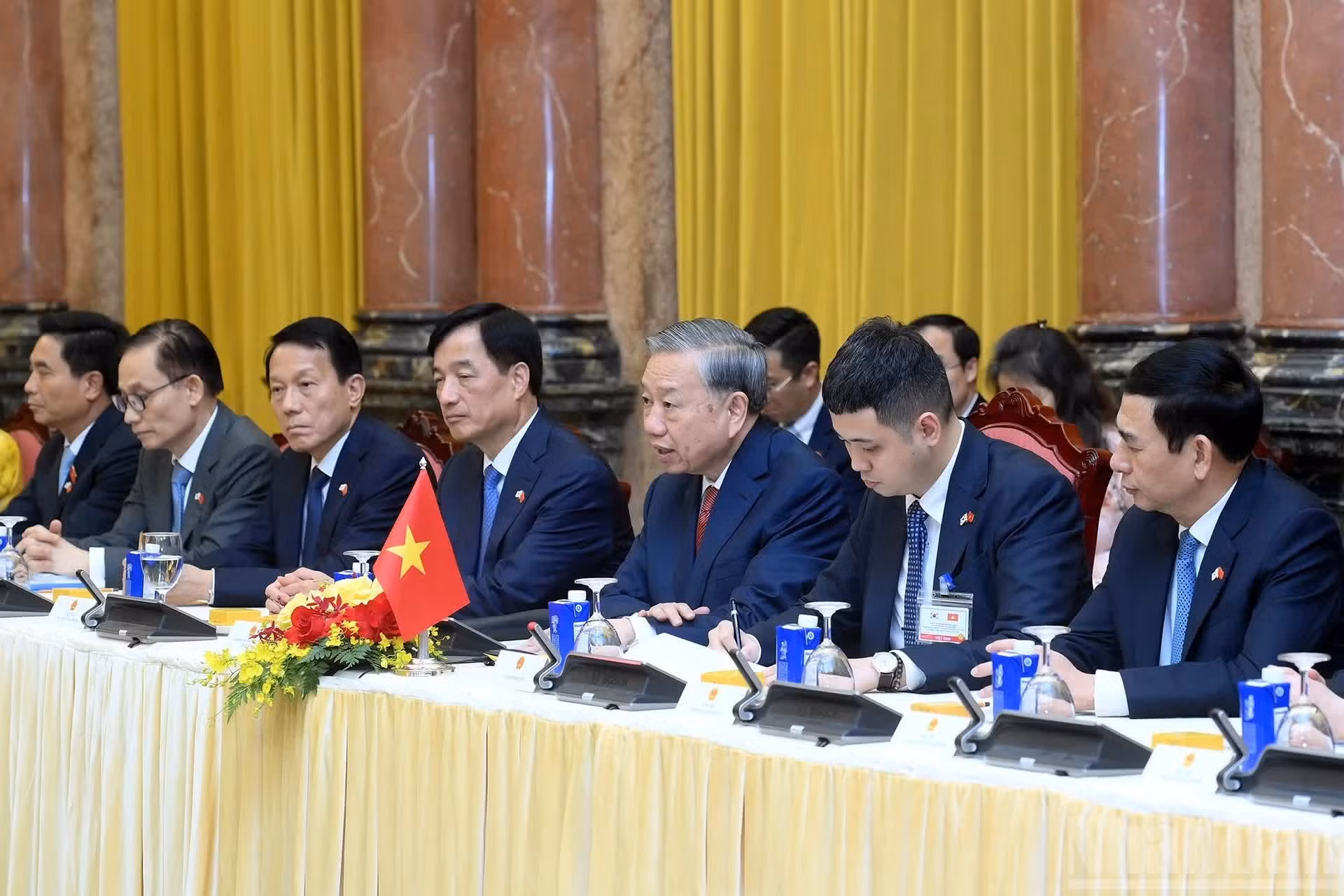 Le secrétaire général du PCV et président du Vietnam, To Lam, prend la parole lors de l'entretien.
