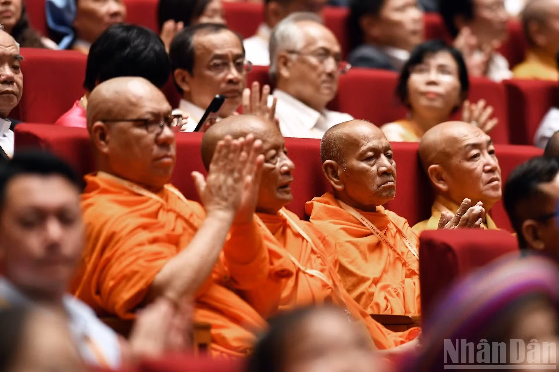 Parmi les 69 membres désignés pour siéger pour la première fois au Comité central du FPV pour le XIe mandat, cinq sont des dignitaires religieux.