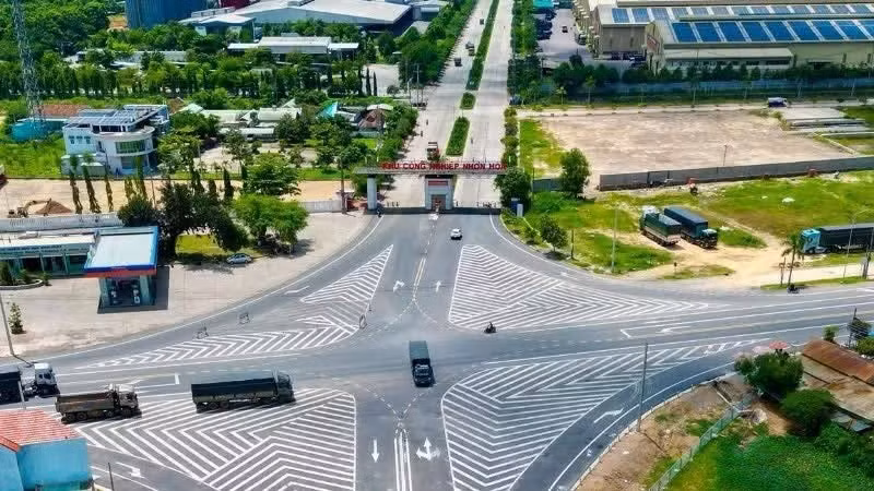 Les entreprises implantées dans la zone industrielle de Nhon Hoa, commune de Nhon Hoa (province de Gia Lai), accélèrent leur transition écologique afin de préserver leur place au sein des chaînes d’approvisionnement mondiales. Photo : NDEL.