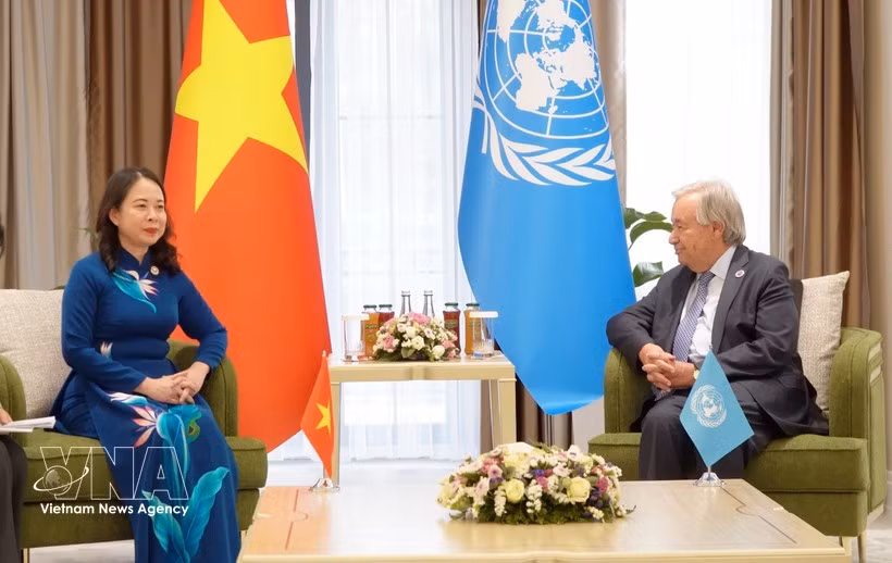 La vice-présidente vietnamienne Vo Thi Anh Xuan et le secrétaire général des Nations unies, António Guterres. Photo : VNA.
