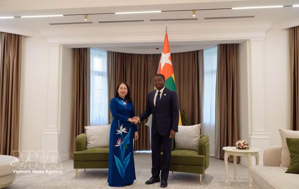 La vice-présidente vietnamienne Vo Thi Anh Xuan et le président du Conseil des ministres du Togo, Faure Essozimna Gnassingbé. Photo : VNA.