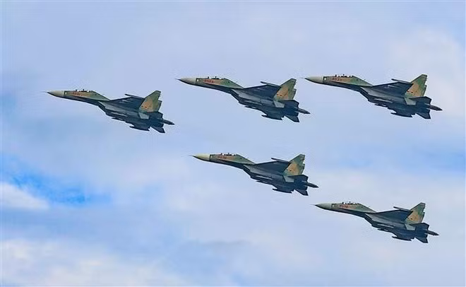 Les chasseurs Su-30MK2, fierté et pilier de la défense aérienne populaire vietnamienne. Photo : VNA.