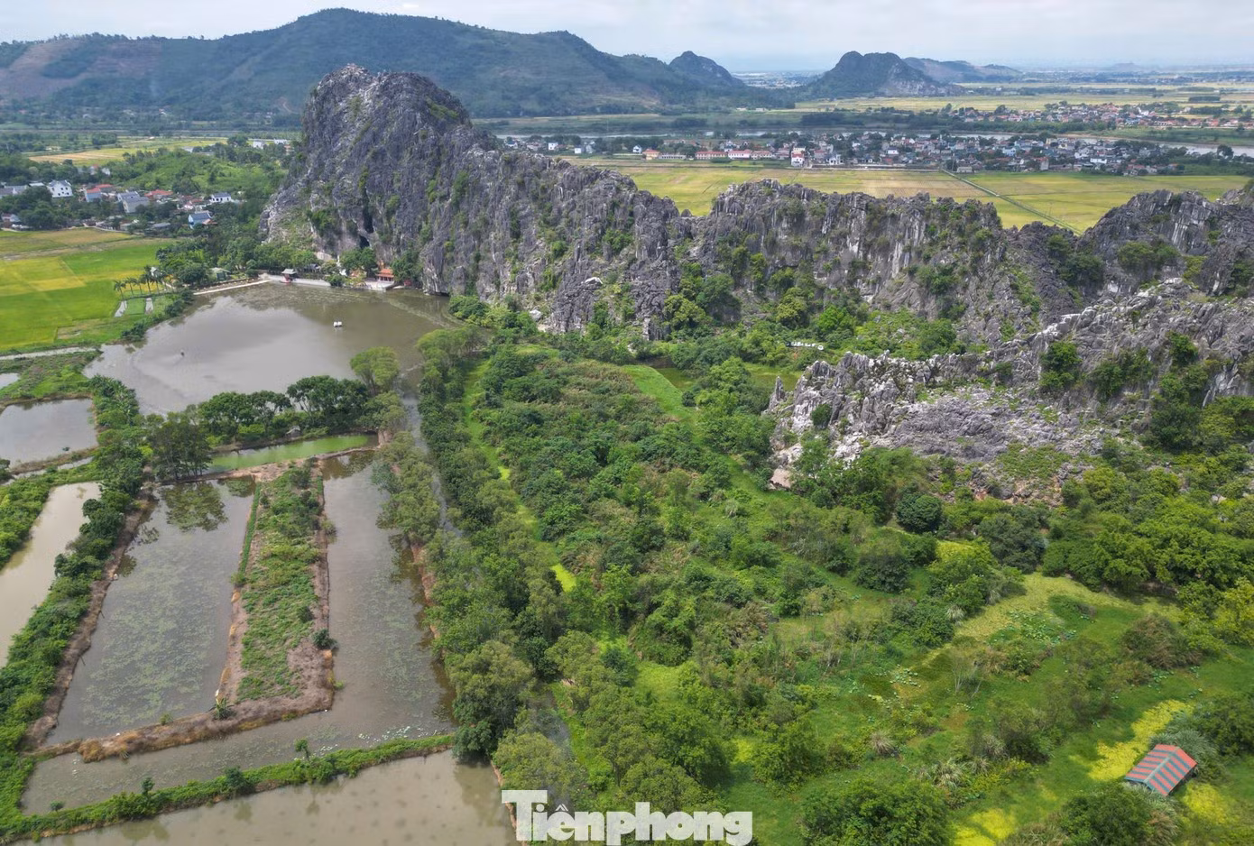 Paysage pittoresque du site de Kim Son.
