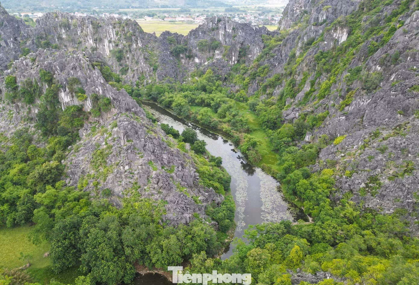 [Photos] Thanh Hoa : 29 montagnes forment une spectaculaire configuration en « dragon et tigre »