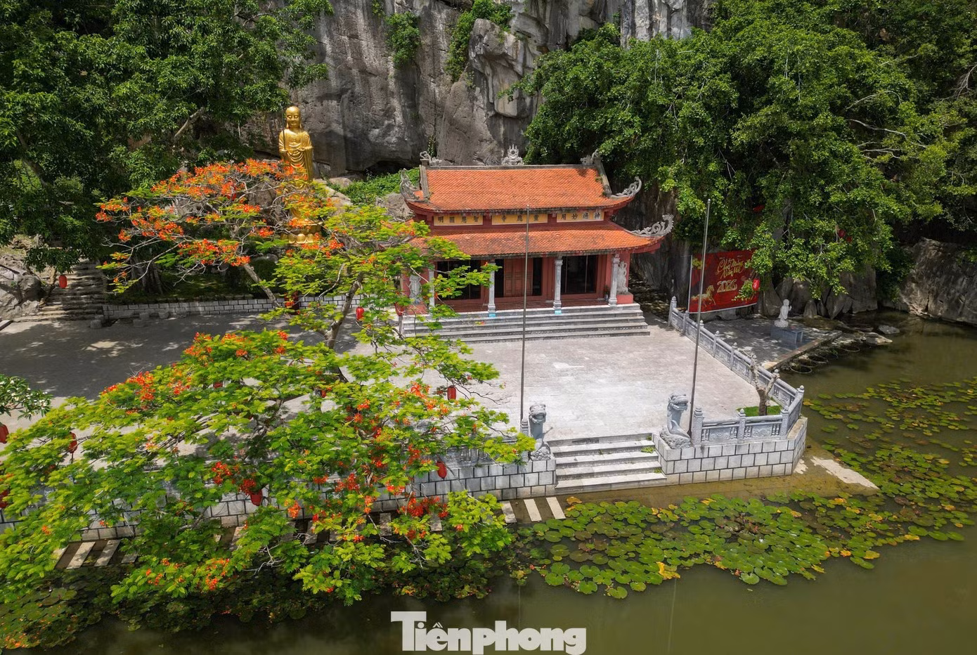La pagode Linh Ung, un lieu spirituel niché à flanc de montagne.