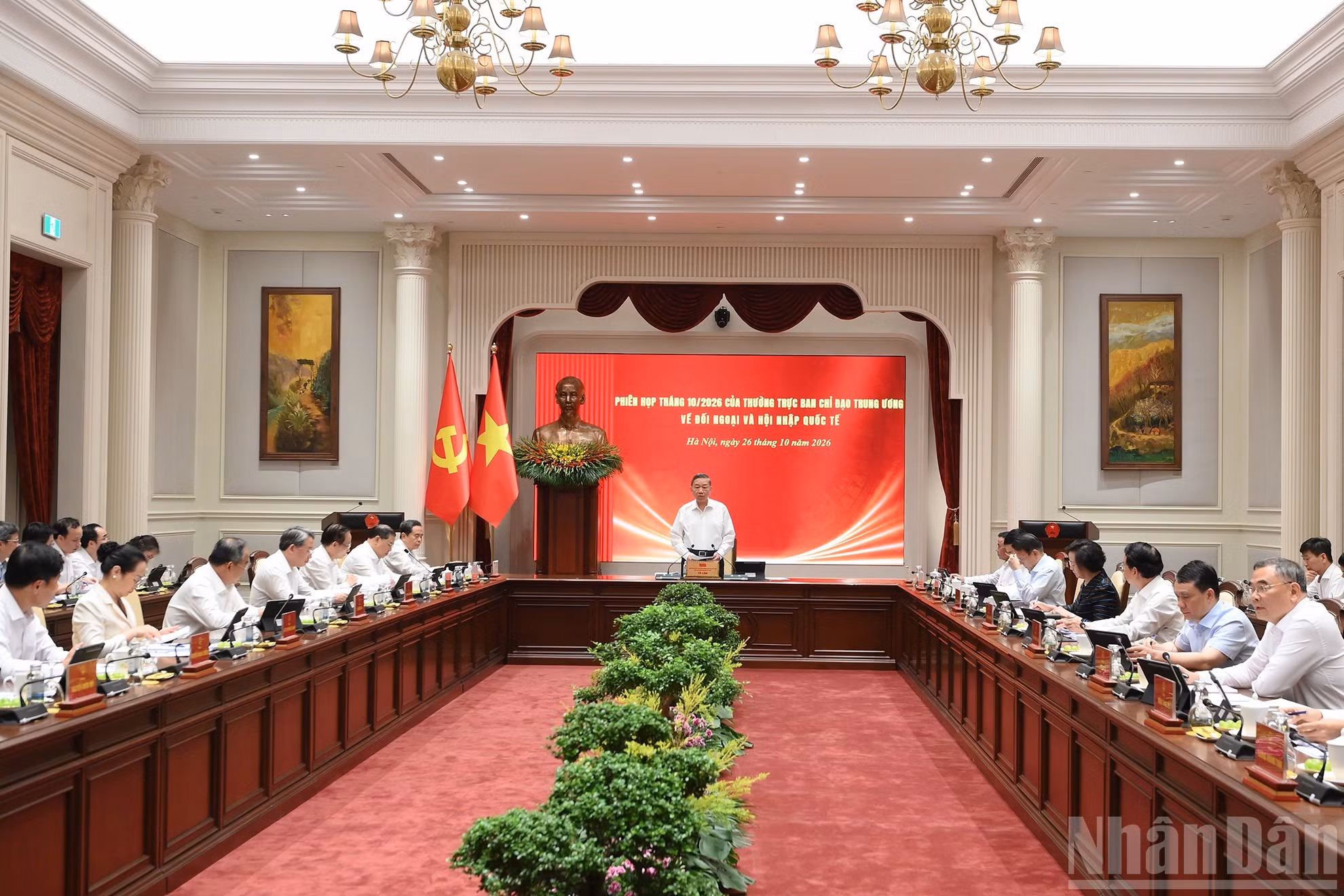 Le secrétaire général du PCV et président To Lam préside la première séance du Comité directeur central sur l'action extérieure et l'intégration internationale.