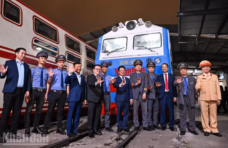 train-ndel.jpg