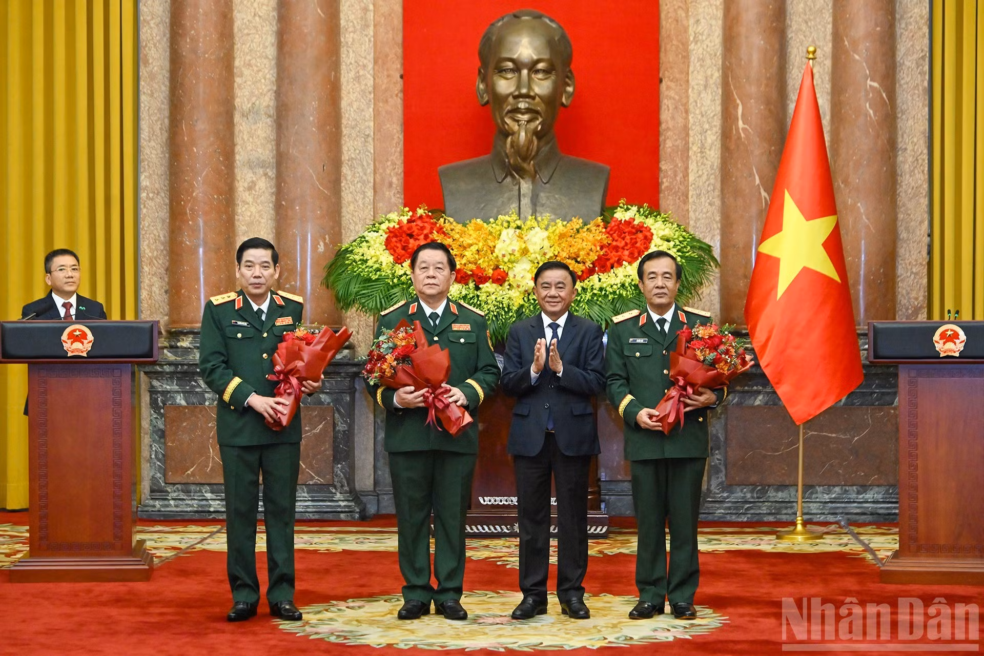 tran-cam-tu.jpg