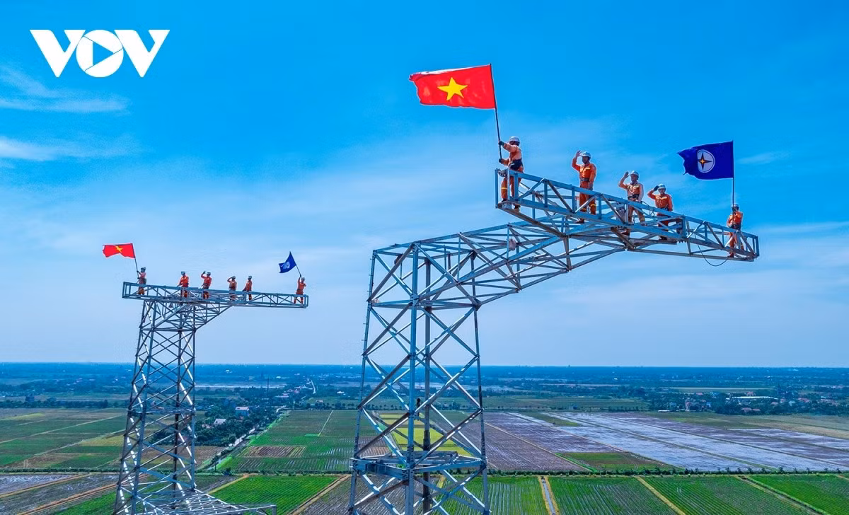 dien-quang-trach-pho-noi.jpg