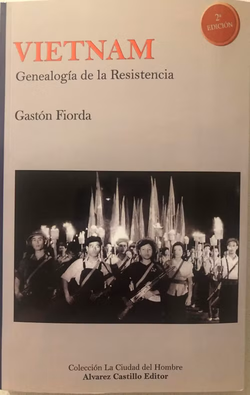 Un livre sur le Vietnam par l'auteur Gaston Fiorda. Photo : VNA.