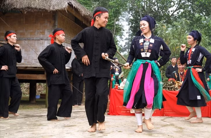 La danse Tac Xinh des San Chay sera présentée lors du festival. Photo : thainguyen.gov.vn