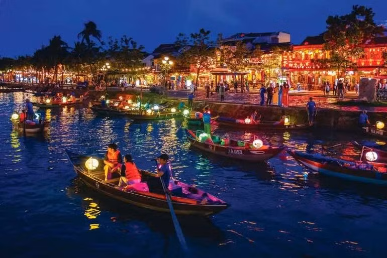 Robert (Indonésie) – Coucher de soleil à Hoi An (Sunset in Hoi An).
