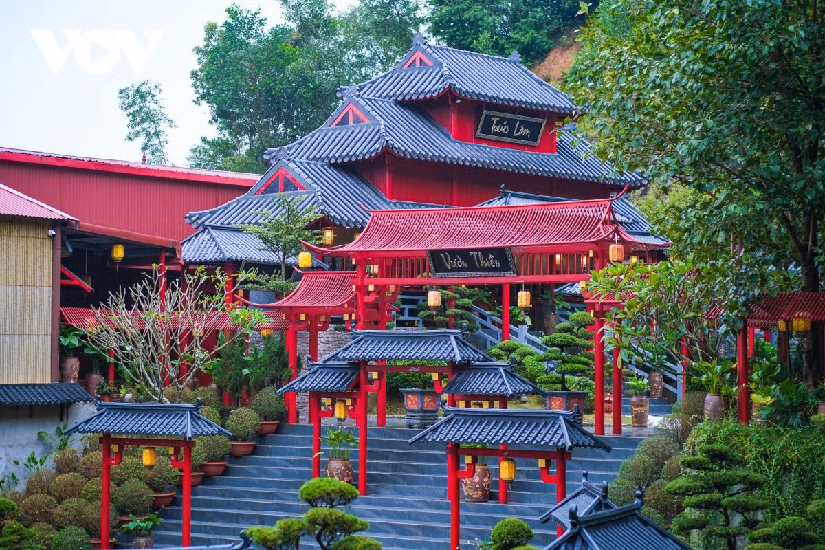 L’espace, calme et empli de verdure, procure aux visiteurs la sensation de s’évader du tumulte quotidien.