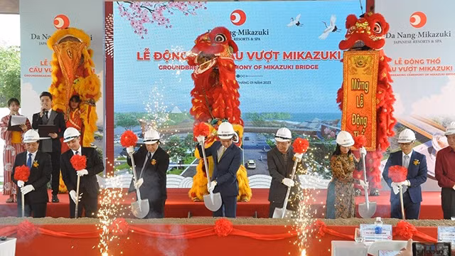 Cérémonie de mise en chantier du viaduc Mikazuki à Dà Nang. Photo : baoquangnam.vn