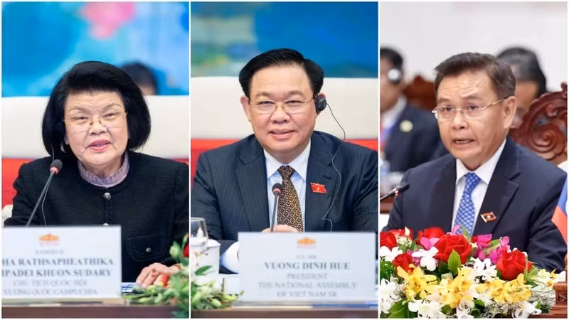 Les trois dirigeants des AN du Cambodge (à gauche), du Laos (à droite) et du Vietnam (au centre) co-présideront le 1er Sommet parlementaire du CLV. Photo : NDEL.
