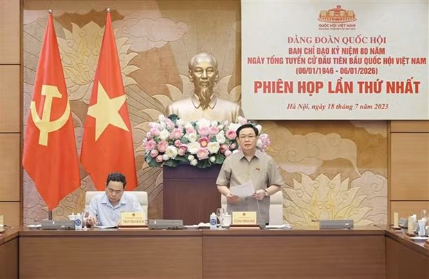 Le Président de l’Assemblée nationale, Vuong Dinh Huê, lors de la première réunion du comité de pilotage pour la commémoration des premières élections législatives du Vietnam. Photo : VNA.