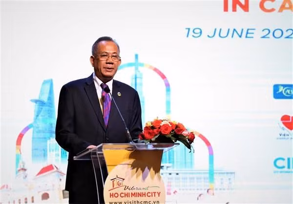 Le secrétaire d'État adjoint du Ministère cambodgien du Tourisme, Prak Chandara, à l'événement. Photo : VNA.