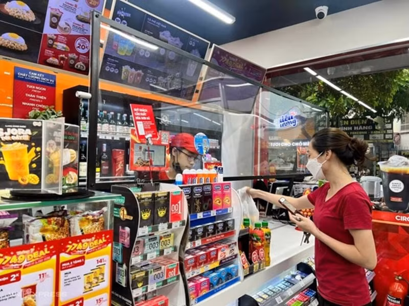 Le commerce de proximité se développe dans la capitale vietnamienne. Photo: VNA/CVN