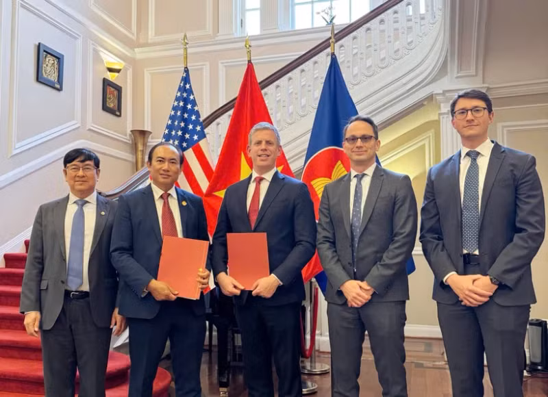 Signature de l'accord de financement entre Vietjet et AV AirFinance. Photo : Vietjet.