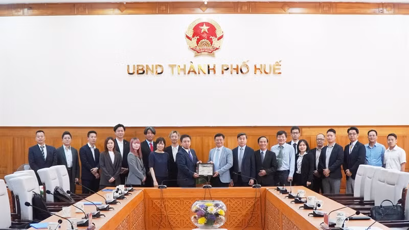 Vue d'ensemble de la réunion de travail. Photo : Hue.gov.vn