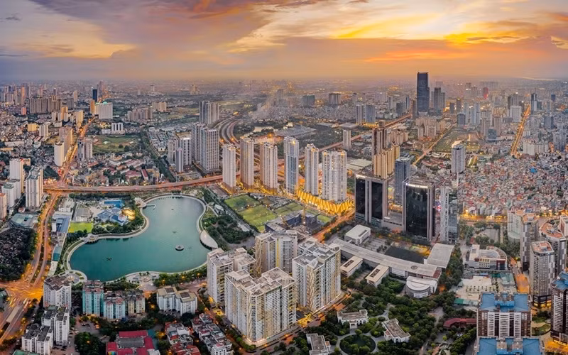 Selon New World Wealth, le Vietnam devrait connaître une augmentation de sa richesse de 125 % au cours des 10 prochaines années. Photo : VOV.