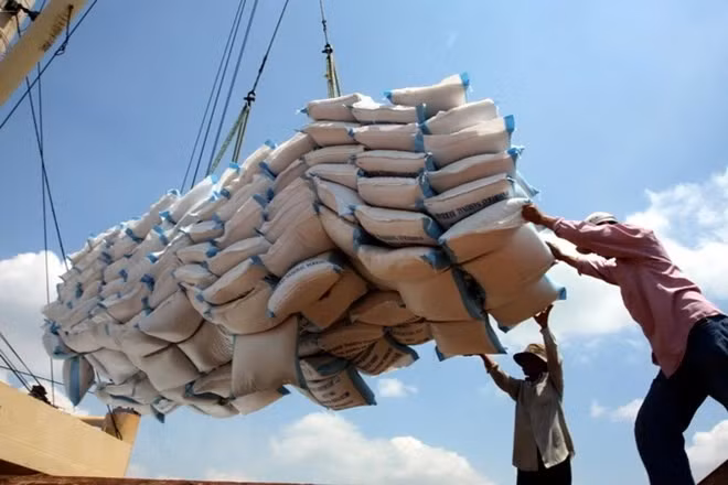 Le commerce extérieur du Vietnam a atteint plus de 930 milliards de dollars en 2025