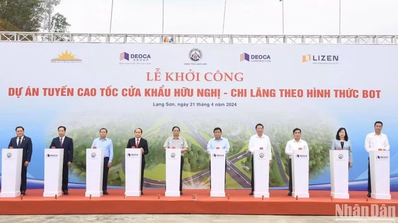 Cérémonie de mise en chantier de l'autoroute Huu Nghi - Chi Lang. Photo : NDEL.