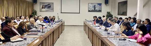 Lors de la 41e session du Comité intergouvernemental Vietnam - Cuba. Photo : VNA.